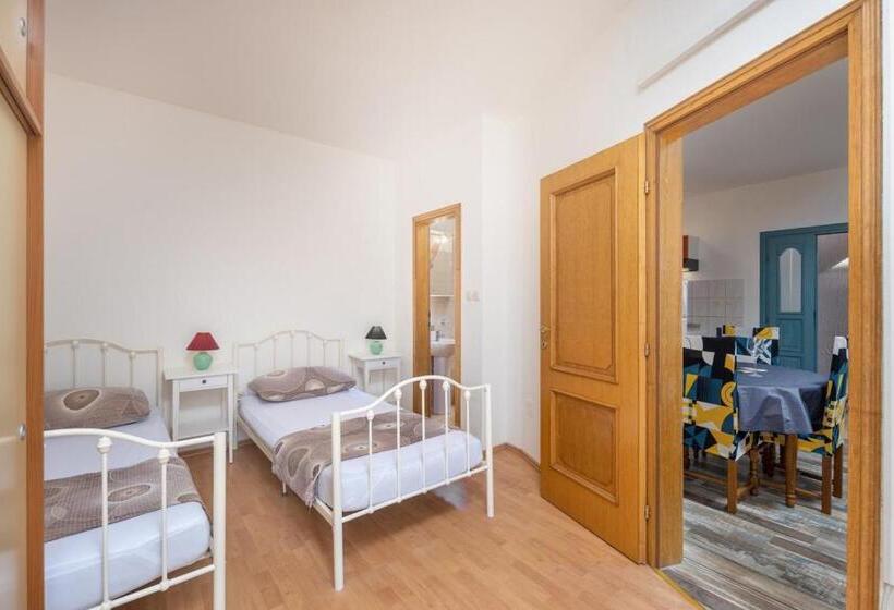 آپارتمان 2 خوابه, Apartments Lapida