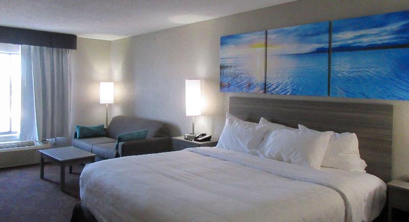 Номер Стандарт Кровать Кинг Адаптированный для Инвалидов, Clarion Pointe Evansville North