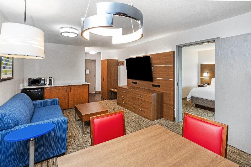 스위트 킹사이즈 침대, Holiday Inn Express & Suites Sulphur   Lake Charles, An Ihg