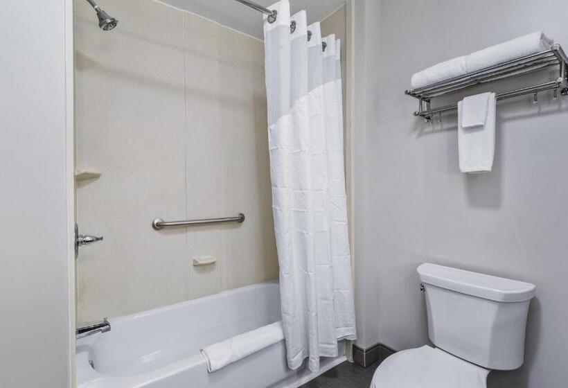 Номер Стандарт Кровать Кинг Адаптированный для Инвалидов, Holiday Inn Express New Albany, An Ihg