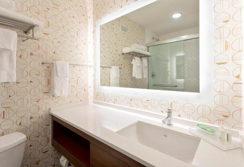 Стандартный Номер Кровать Кинг, Holiday Inn Marquette, An Ihg