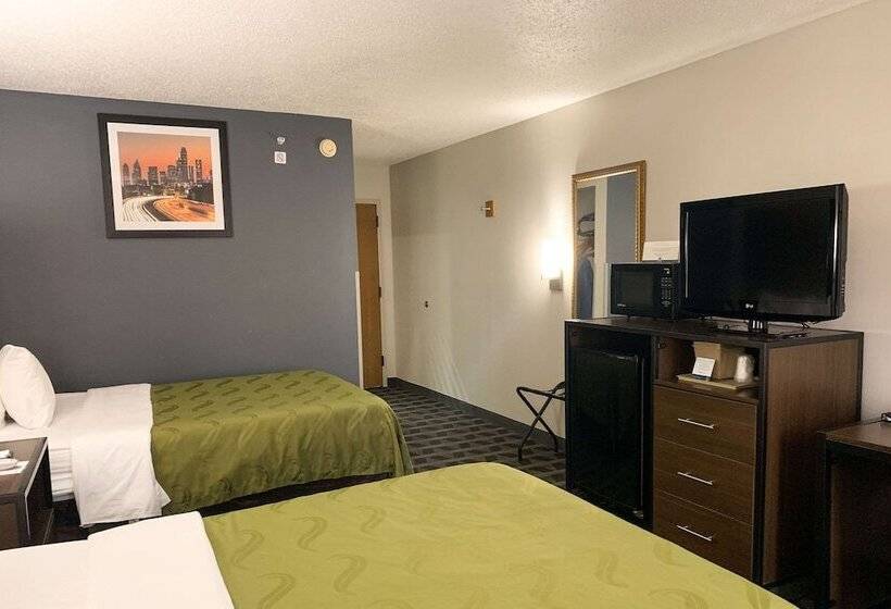 带2个双人床的标准工作室, Quality Inn