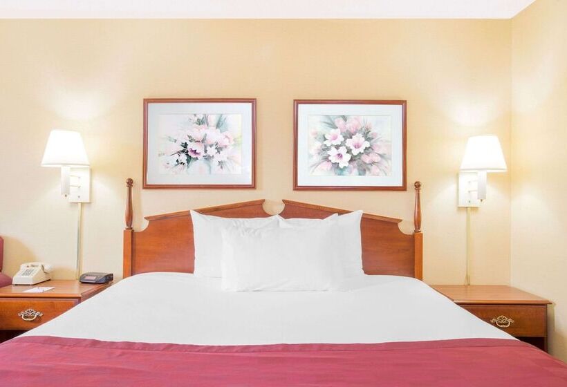 Люкс Кровать Кинг, Ramada By Wyndham Angola/fremont Area