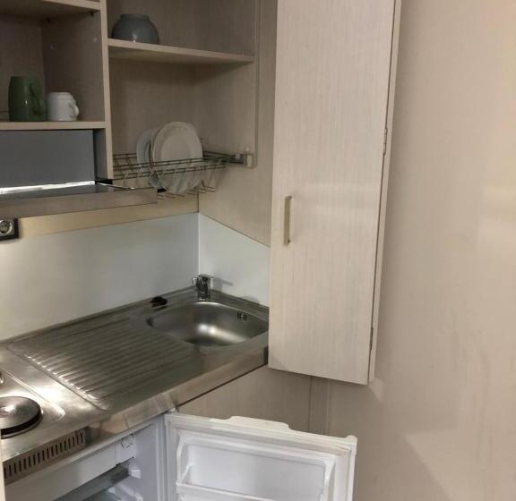 标准工作室, Roomotel Apartments