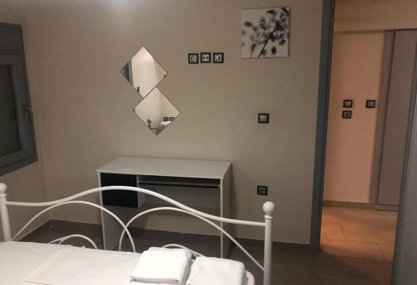 高级工作室, Roomotel Apartments