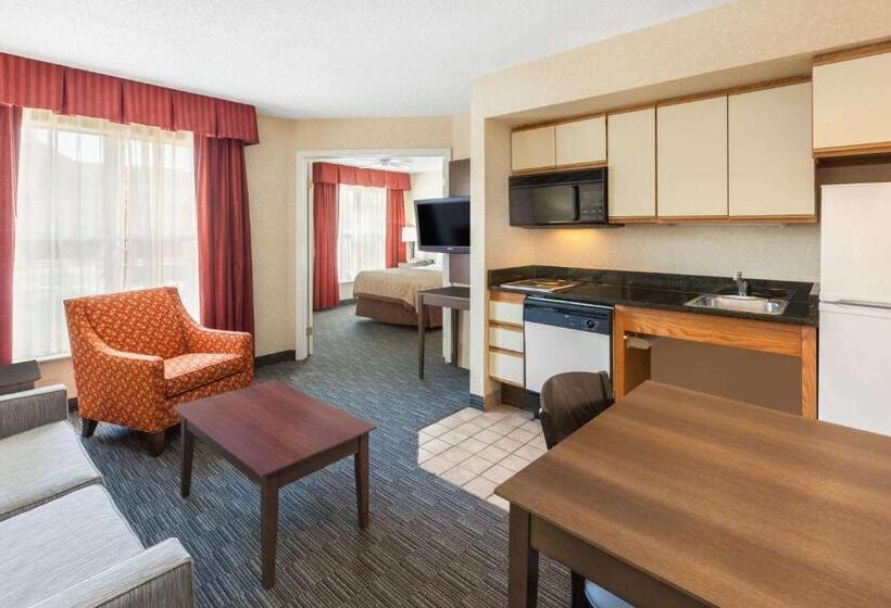 سوئیت برای معلولان, Affordable Suites Of America Detroitwarren
