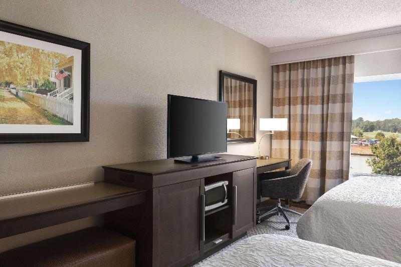 适合残疾人使用的标准间, Clarion Inn & Suites
