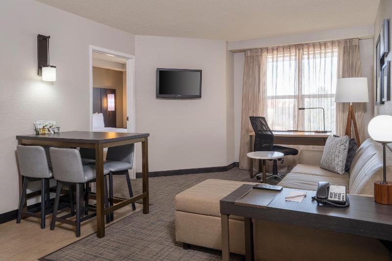 스위트 킹사이즈 침대, Holiday Inn Express Wilson I 95, An Ihg
