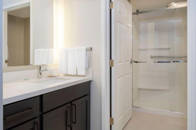 스위트 킹사이즈 침대, Holiday Inn Express Wilson I 95, An Ihg