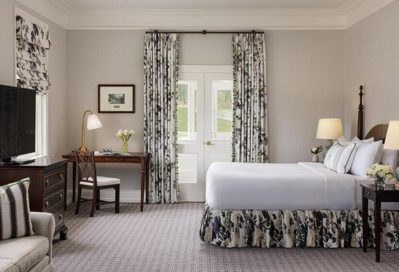 장애인을 위한 킹사이즈 침대 스탠다드 룸, The Omni Homestead Resort & Spa
