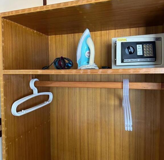 بنگله خانوادگی, Fine Times Resort