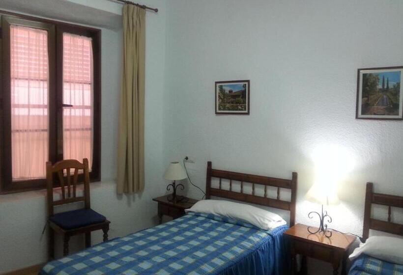 Habitación Estándar, Pensión Ciudad Navarro Ramos