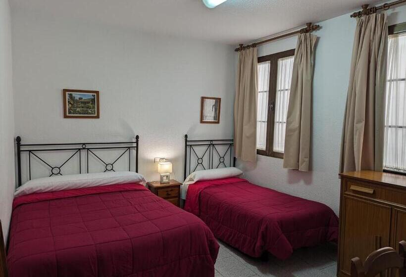 Habitación Triple Estándar, Pensión Ciudad Navarro Ramos