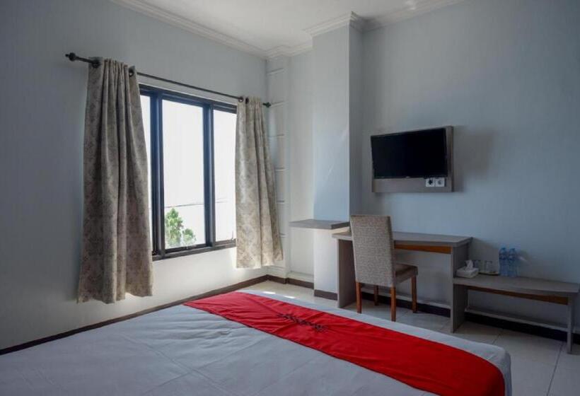 디럭스 룸, Reddoorz Plus Syariah @ Hotel Boulevard Luwuk