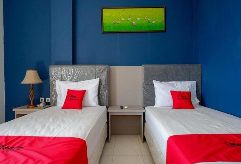 디럭스 룸, Reddoorz Plus Syariah @ Hotel Boulevard Luwuk