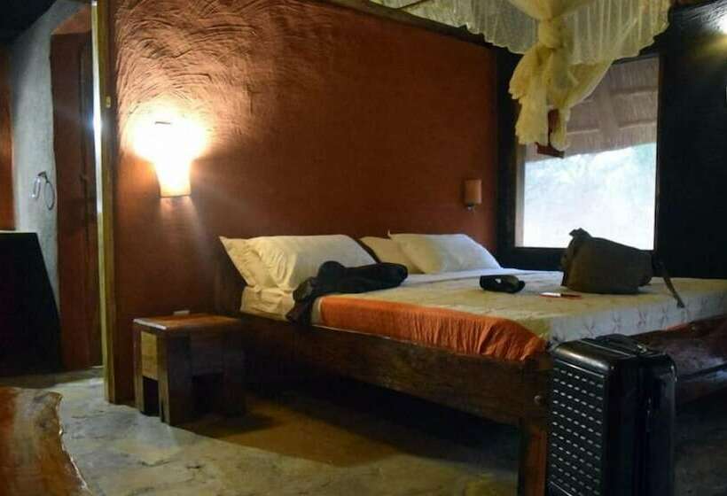 کلبه دلوکس, Kabalega Wilderness Lodge