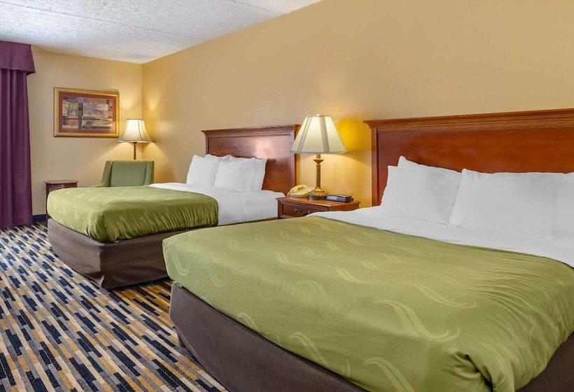 Номер Стандарт 2 Двуспальные Кровати, Quality Inn Near Martinsville Speedway