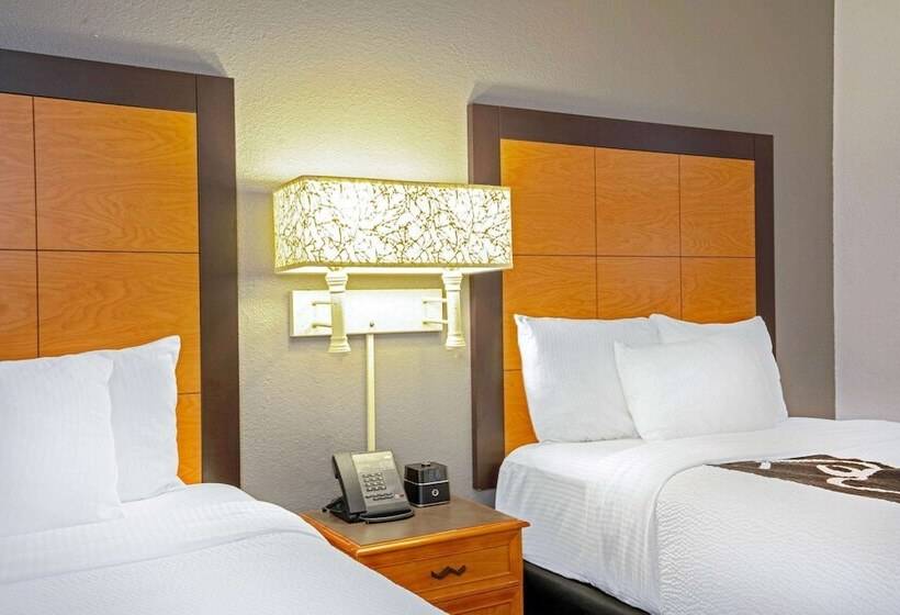 Quarto Deluxe, La Quinta By Wyndham Houston West Park 10