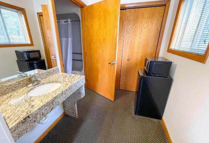 Номер Стандарт Кровать Кинг Адаптированный для Инвалидов, Lake Bluff Inn And Suites