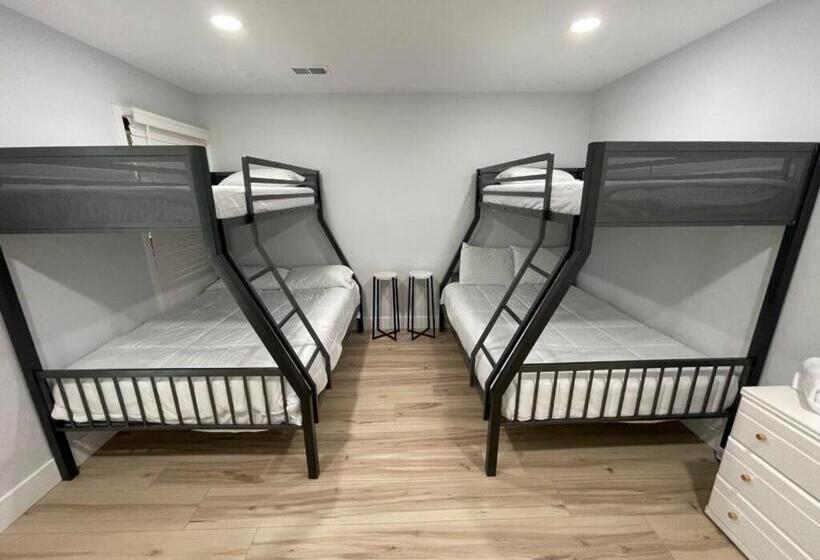 Вилла 3 Спальни, Lake Bluff Inn And Suites