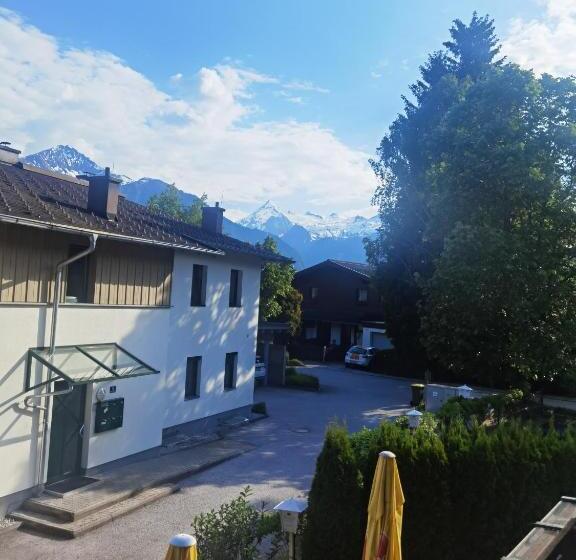Номер Стандарт с Балконом, Landhaus Zell Am See