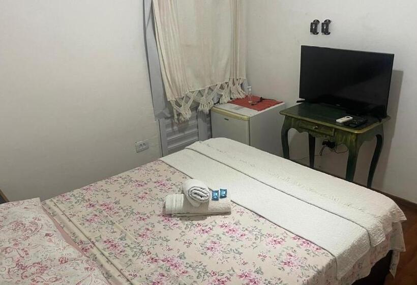 Люкс с Балконом, The Place Hostel