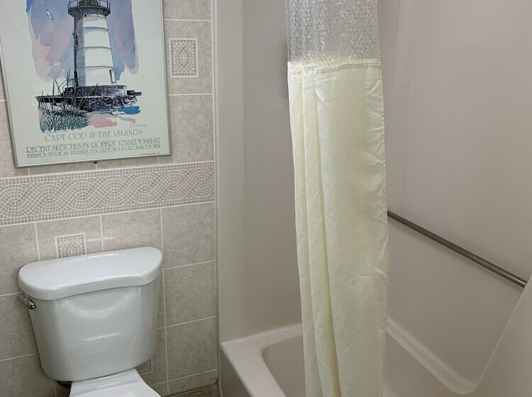 Номер Стандарт 2 Двуспальные Кровати, The Mariner Resort Cape Cod By The Red Collection