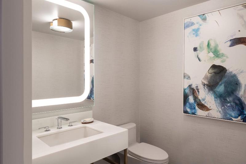Suite, The Westin Anaheim Resort