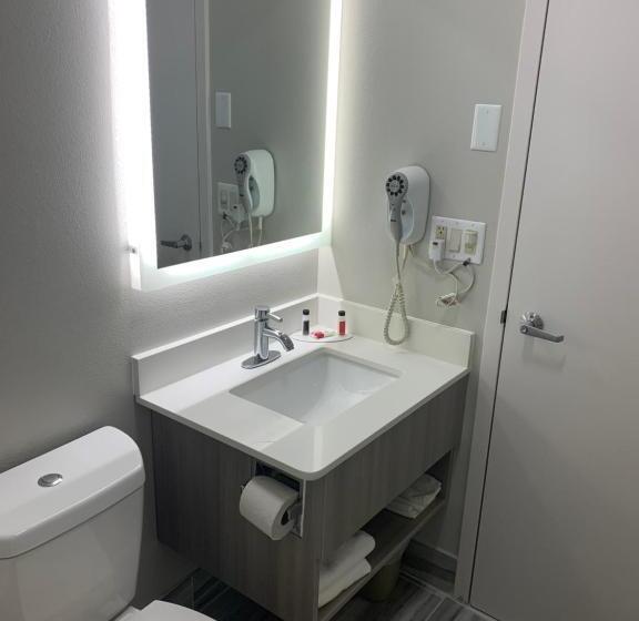标准间, Microtel Inn By Wyndham Charlotte Airport