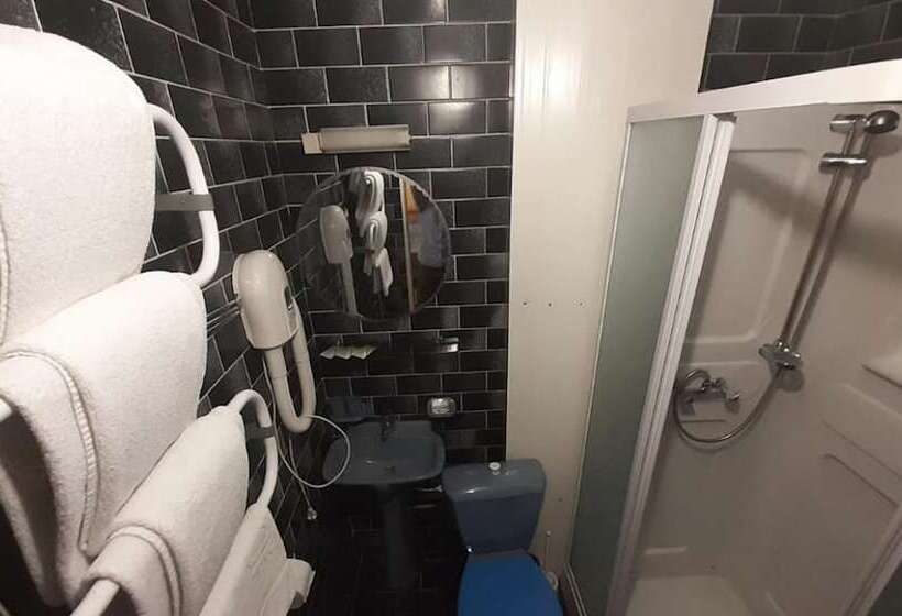 Номер Economy, Maxrooms Volga Hollywood