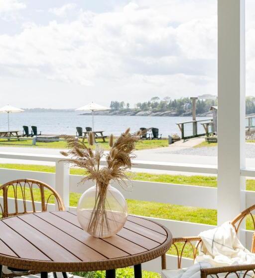 اتاق استاندارد با تخت بزرگ برای معلولان, Bluebird Ocean Point Inn