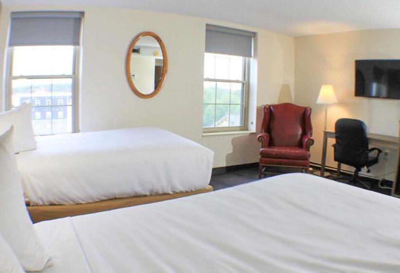 Номер Стандарт 2 Двуспальные Кровати, The Hotel Ojibway, Trademark Collection By Wyndham