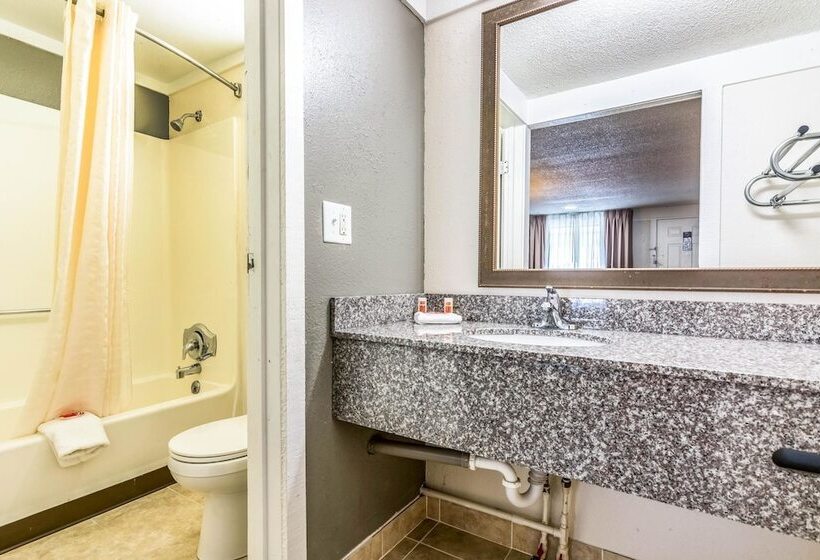 Номер Стандарт 2 Двуспальные Кровати, Econo Lodge   Gastonia