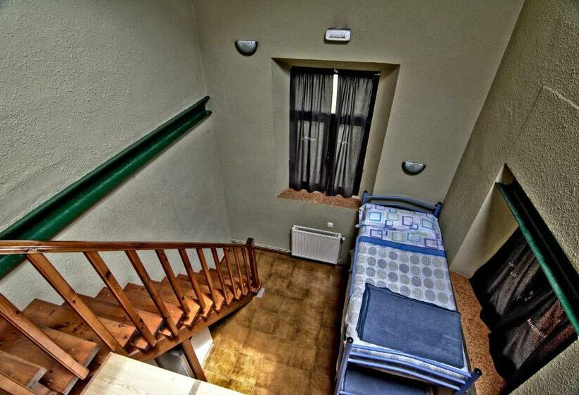 Четырехместный Номер Стандарт, Albergue Juvenil De Bustiello