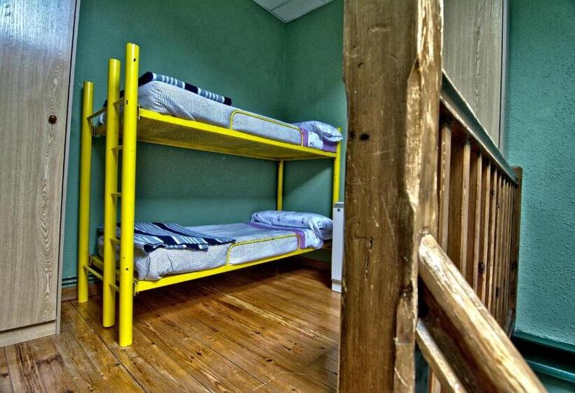 Семейный Номер, Albergue Juvenil De Bustiello