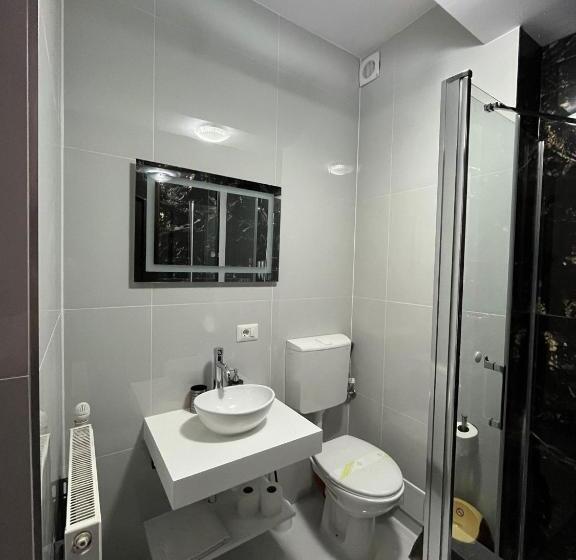 اتاق استاندارد با چشم‌انداز کوهستان, Chalet 173