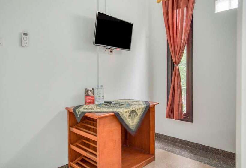 Номер Стандарт, Reddoorz Near Taman Mini Jakarta