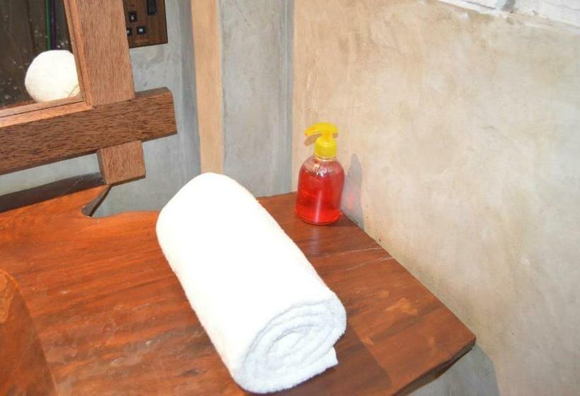 اتاق لوکس خانوادگی, Agro Village Resort , Kalpitiya