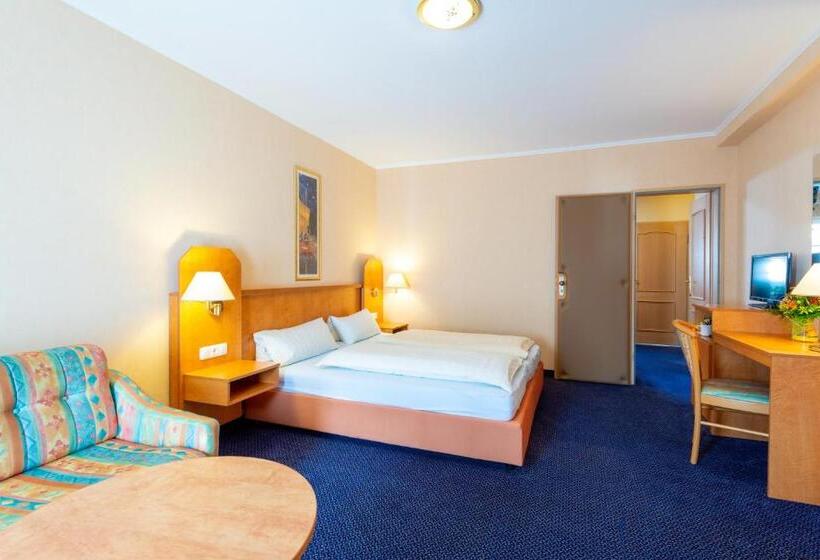 Апартаменты 1 Спальня с Террасой, Waldhotel Humboldtsee