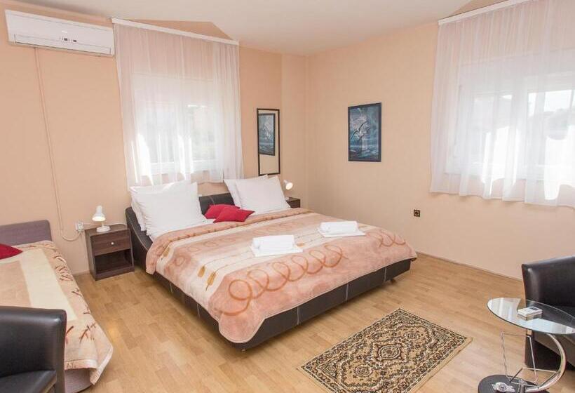 海景标准带阳台一室公寓, Villa Valentina