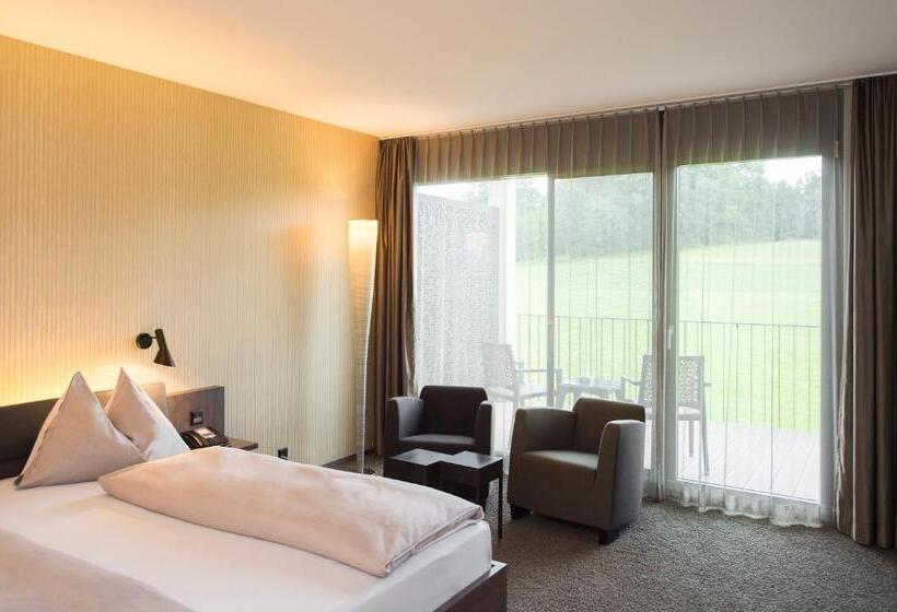 Номер Стандарт с Балконом, Small Luxury Hotel Wellnesshotel Golfpanorama