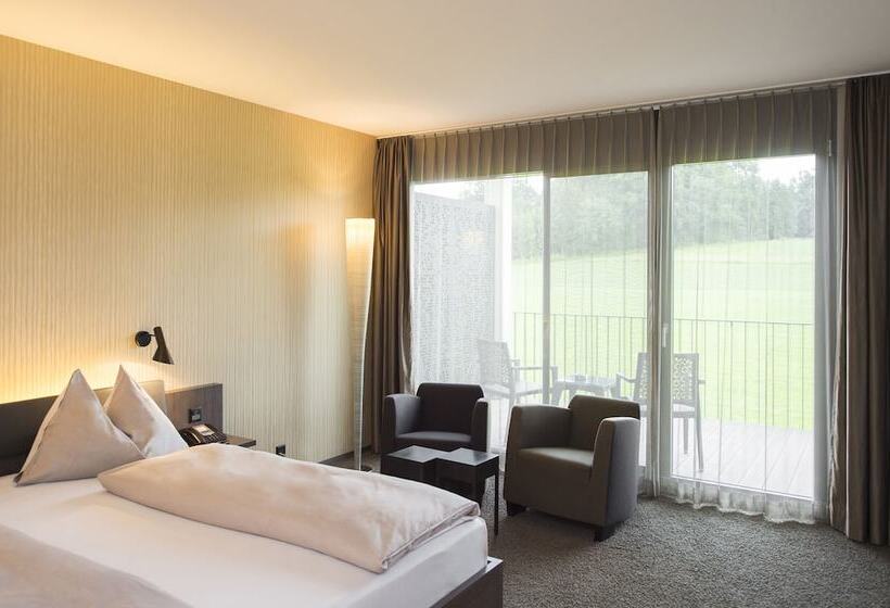 Номер Стандарт с Балконом, Small Luxury Hotel Wellnesshotel Golfpanorama
