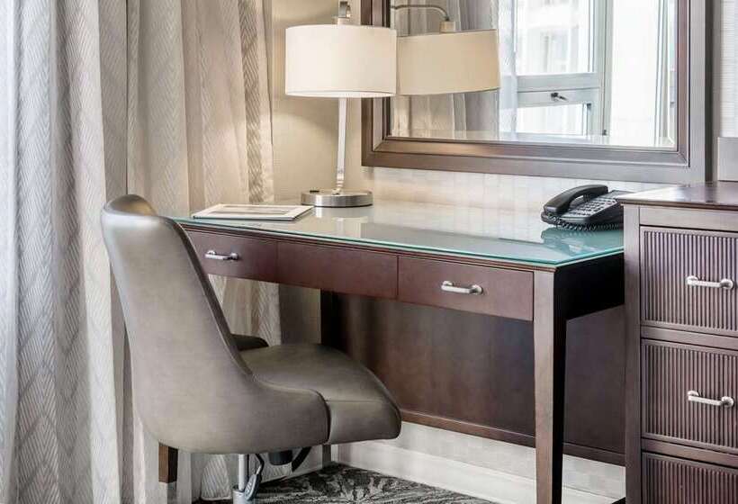 Полулюкс Кровать Кинг, Champlain Burlington, Curio Collection By Hilton