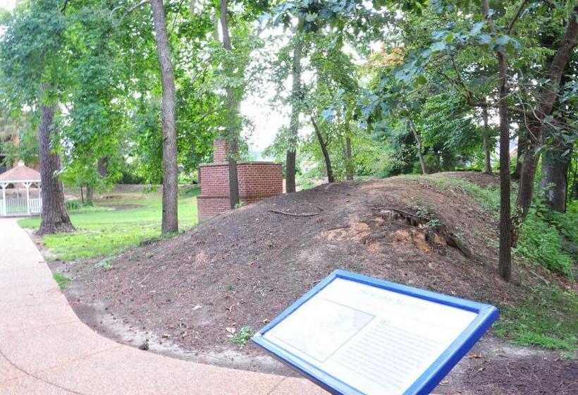 キングサイズベッドのスイートルーム, Fort Magruder Historic Williamsburg, Trademark By Wyndham