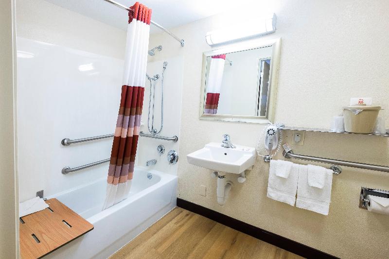 Номер Superior Кровать Кинг, Red Roof Inn Toledo  University