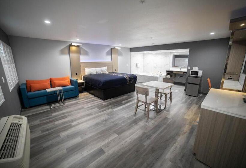 Люкс Deluxe Кровать Кинг, Travelodge By Wyndham Whittier