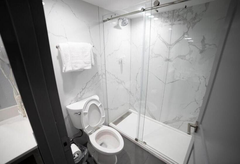 Люкс Deluxe Кровать Кинг, Travelodge By Wyndham Whittier