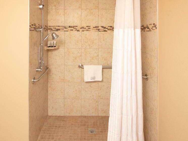 חדר סטנדרט מותאם לאדם עם מוגבלויות, Red Lion Hotel Orlando Lake Buena Vista South  Near Disney