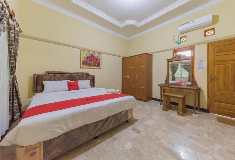 Номер Стандарт, Reddoorz Syariah At Bumi Eyang Enin Homestay Tasikmalaya