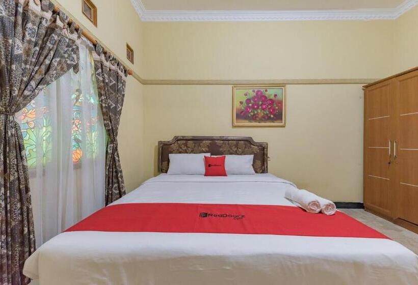 Номер Стандарт, Reddoorz Syariah At Bumi Eyang Enin Homestay Tasikmalaya